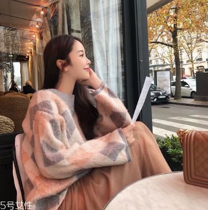 毛衣掉色嚴(yán)重還能穿嗎？小心患上皮膚病