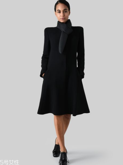 阿瑪尼風(fēng)衣不合格是真的嗎？售價(jià)3萬竟然不合格