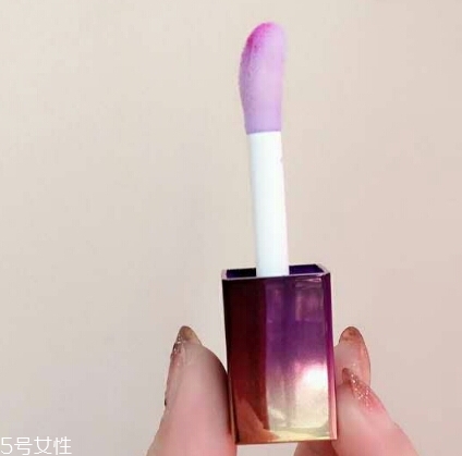 唇蜜怎么涂？一步一步打造嘟嘟唇