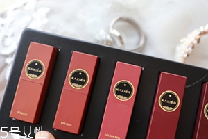 唇蜜和口紅的區(qū)別 唇蜜vs口紅 唇蜜和口紅的區(qū)別 唇蜜vs口紅