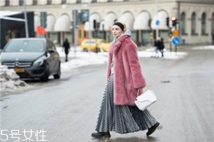 皮草下身搭配什么好看？這個(gè)冬天不怕冷