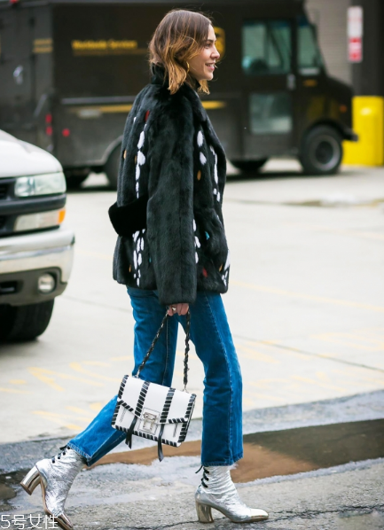 皮草下身搭配什么好看？這個(gè)冬天不怕冷