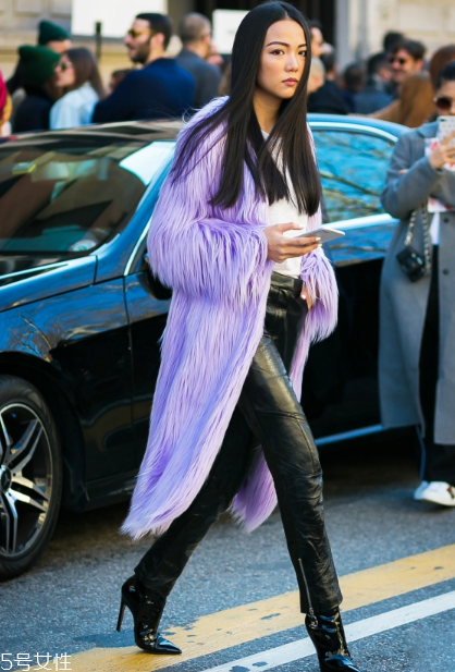 皮草下身搭配什么好看？這個(gè)冬天不怕冷