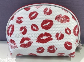 kiko2018情人節(jié)限量心形口紅色號試色 kiko2018情人節(jié)限量心形口紅色號試色