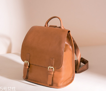 2018流行什么款式雙肩包？出街玩耍的標(biāo)配