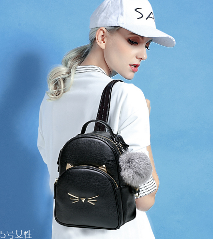 2018流行什么款式雙肩包？出街玩耍的標(biāo)配