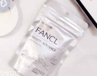 臉上有斑點(diǎn)怎么去除？食療/精華/面膜三管齊下