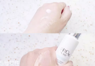 臉上有斑點(diǎn)怎么去除？食療/精華/面膜三管齊下