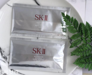 臉上有斑點(diǎn)怎么去除？食療/精華/面膜三管齊下