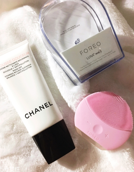 香奈兒美白洗面奶好用嗎？摸著良心推薦