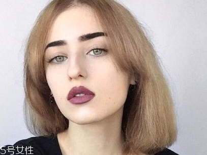 短頭發(fā)染什么顏色好看洋氣顯白？短發(fā)這樣弄好看又大方