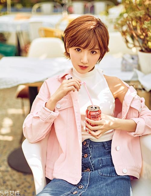 外翹短發(fā)適合什么臉型？再燙內扣你就out了