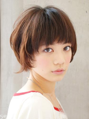 女生發(fā)質(zhì)軟適合什么發(fā)型？胖圓臉顯瘦發(fā)型參考