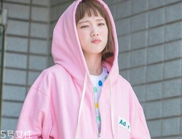 李圣經(jīng)同款短發(fā)怎么打理？吹頭發(fā)的時候盡量吹發(fā)根