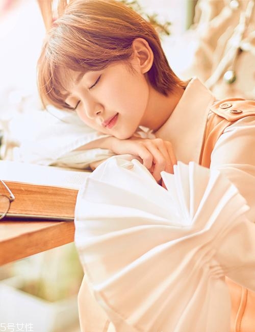 外翹短發(fā)適合什么臉型？再燙內扣你就out了