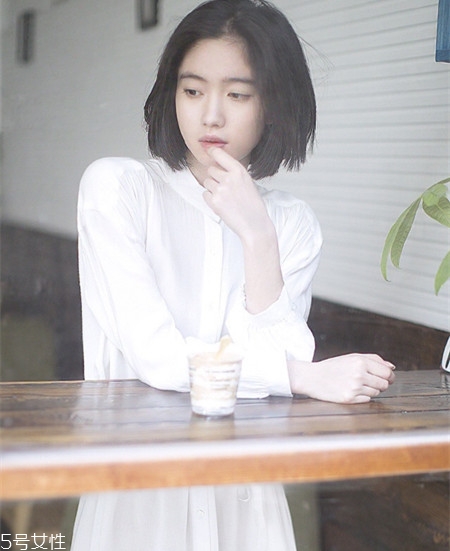 2018秋冬女生長(zhǎng)發(fā)發(fā)型推薦 試試換一個(gè)發(fā)型