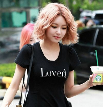 短發(fā)卷發(fā)怎么弄好看？裴秀智發(fā)型同款get