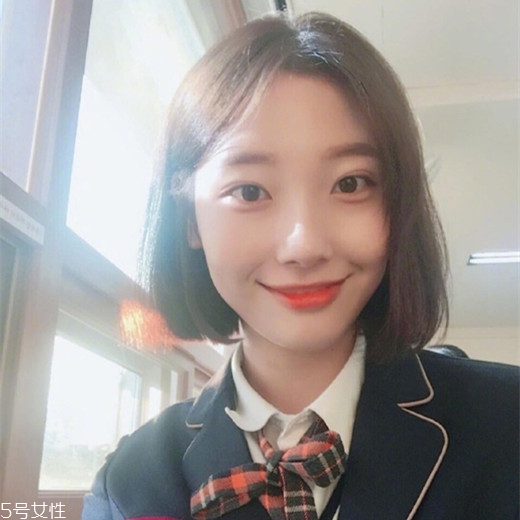 女生發(fā)質(zhì)軟適合什么發(fā)型？胖圓臉顯瘦發(fā)型參考