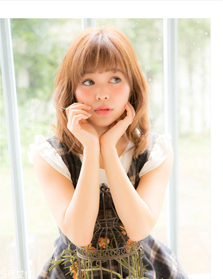 齊劉海適合什么卷發(fā)？如何選擇適合自己的發(fā)型