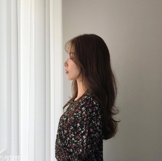 女生發(fā)質(zhì)軟適合什么發(fā)型？胖圓臉顯瘦發(fā)型參考