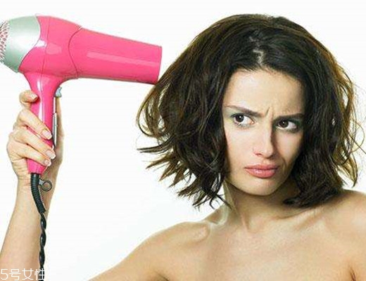 女生發(fā)質(zhì)軟適合什么發(fā)型？胖圓臉顯瘦發(fā)型參考