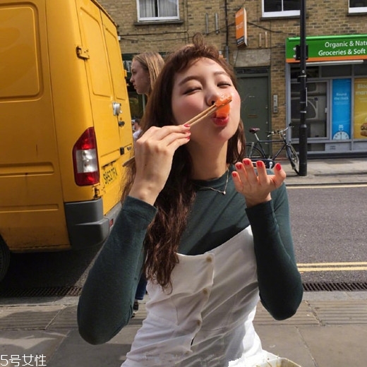 女生發(fā)質(zhì)軟適合什么發(fā)型？胖圓臉顯瘦發(fā)型參考