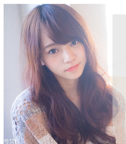 鉆石臉適合什么發(fā)型？流行色也隨之而來(lái)