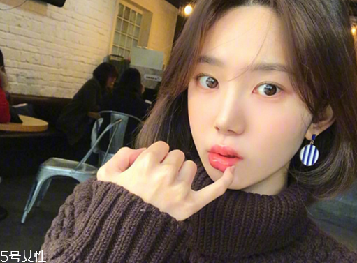 發(fā)量多女生適合什么發(fā)型？形象百變的你