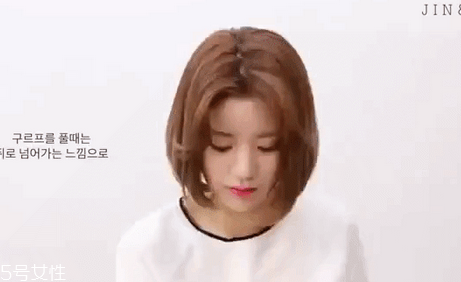 李圣經(jīng)同款短發(fā)怎么打理？吹頭發(fā)的時候盡量吹發(fā)根