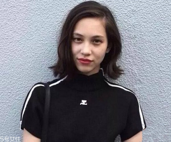 齊肩發(fā)怎么燙好看？女生發(fā)型設(shè)計(jì)與臉形搭配