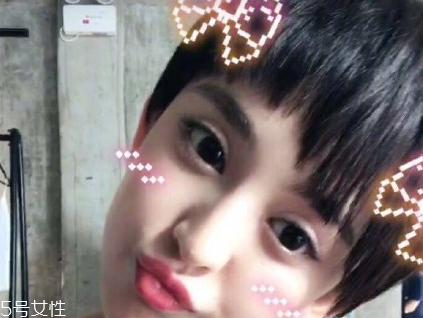 短頭發(fā)染什么顏色好看洋氣顯白？短發(fā)這樣弄好看又大方