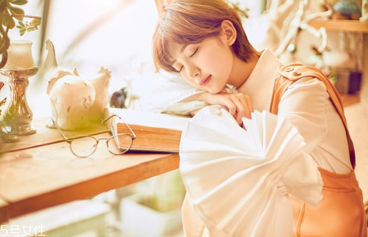 外翹短發(fā)適合什么臉型？再燙內扣你就out了