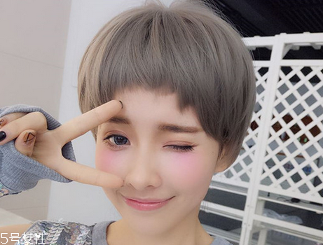 二次元?jiǎng)⒑＿m合什么發(fā)型？讓你個(gè)性十足