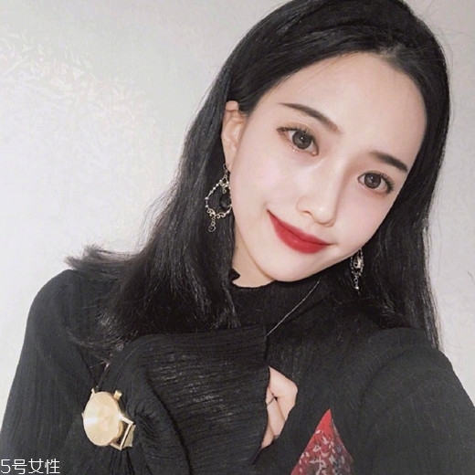 齊肩發(fā)怎么燙好看？女生發(fā)型設(shè)計(jì)與臉形搭配