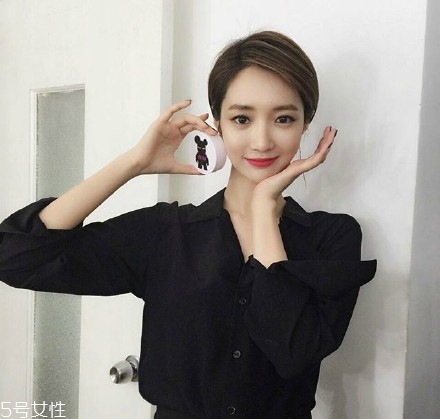 短發(fā)適合扎什么發(fā)型？剪短發(fā)這么好看