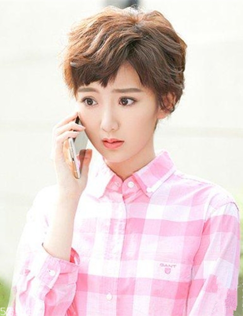 外翹短發(fā)適合什么臉型？再燙內扣你就out了