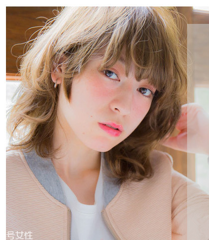 鉆石臉適合什么發(fā)型？流行色也隨之而來(lái)