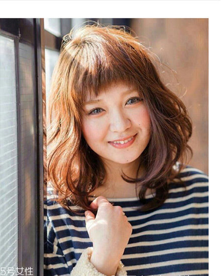 齊劉海適合什么卷發(fā)？如何選擇適合自己的發(fā)型