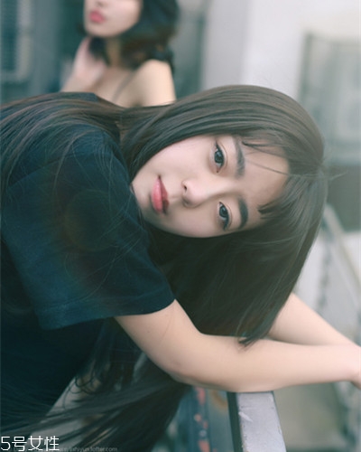 鉆石臉適合什么發(fā)型？流行色也隨之而來(lái)