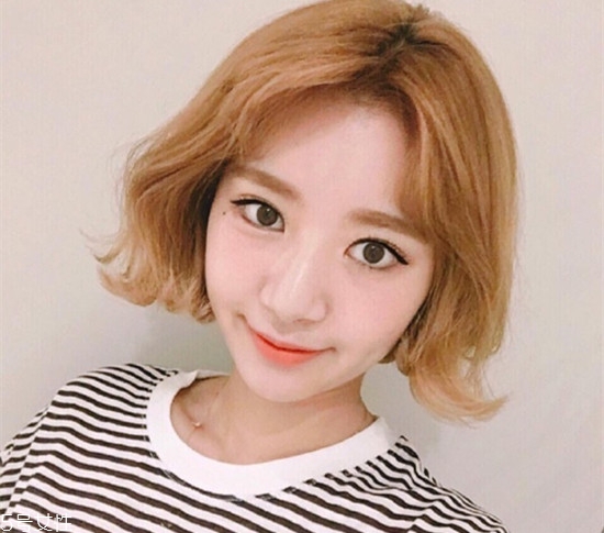 2018年將要流行的女生發(fā)型 女生短發(fā)燙發(fā)流行款 2018年將要流行的女生發(fā)型 女生短發(fā)燙發(fā)流行款