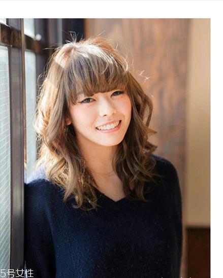 齊劉海適合什么卷發(fā)？如何選擇適合自己的發(fā)型