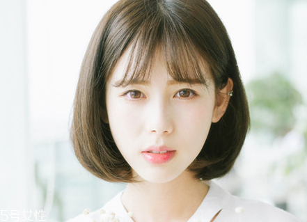 齊劉海適合什么卷發(fā)？如何選擇適合自己的發(fā)型