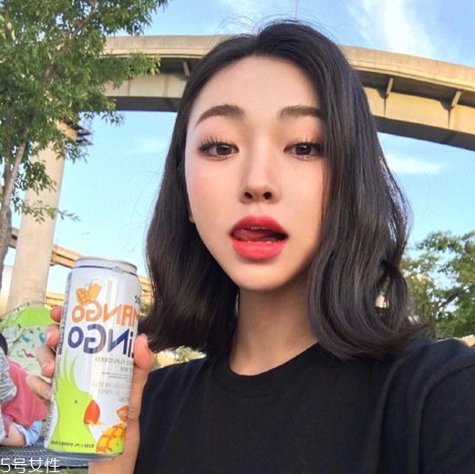 齊肩發(fā)怎么燙好看？女生發(fā)型設(shè)計(jì)與臉形搭配