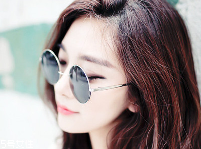 2022最流行的發(fā)色顯白？不同膚色適合不同發(fā)色