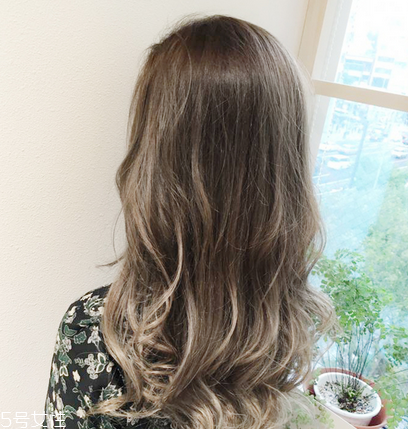 顯白的棕色系發(fā)色有哪些？棕色系發(fā)色大盤(pán)點(diǎn)