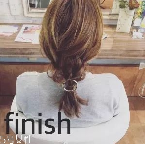 女生冬天長(zhǎng)發(fā)怎么編好看？長(zhǎng)發(fā)妹紙才懂得的痛