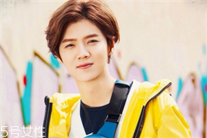 2022最流行發(fā)型顏色男生？男生潮流發(fā)型