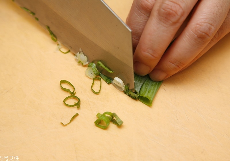 廚房刀具怎么用 5種刀具使用方法 廚房刀具怎么用 5種刀具使用方法