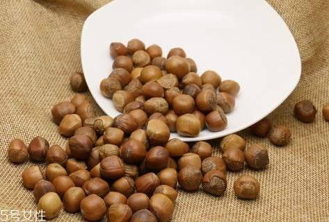 微波爐可以烤榛子嗎 簡易做法 微波爐可以烤榛子嗎 簡易做法