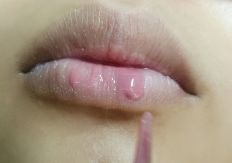 唇彩和口紅哪個(gè)危害大？